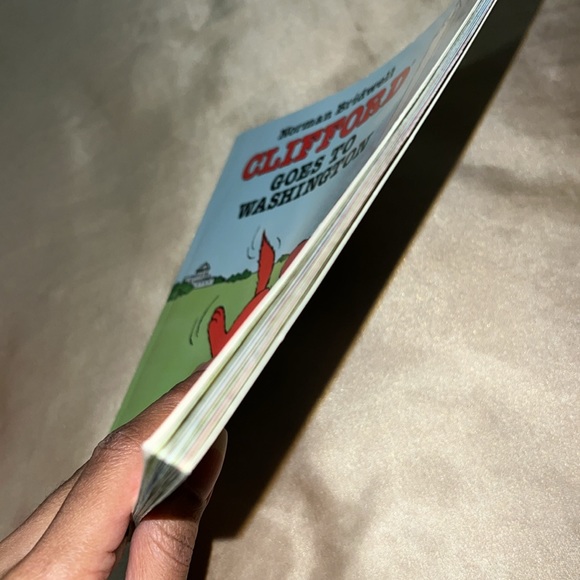 Clifford Goes To Washington Norman Bridwell Book NWOT - Picture 2 of 6